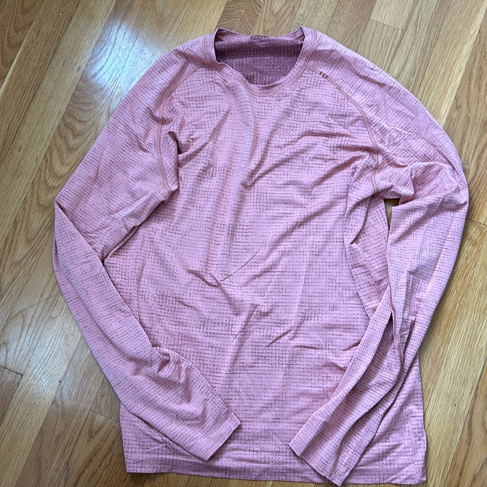 Lululemon men’s active long sleeve short